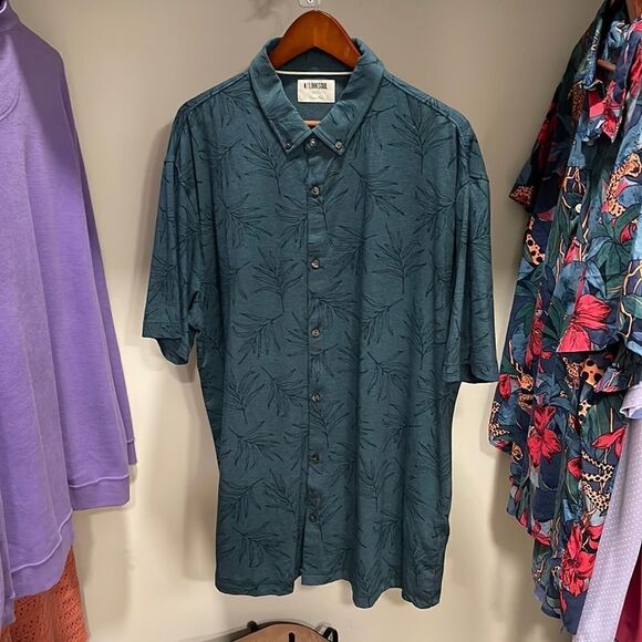 Xxl button down  - Picture 1 of 3